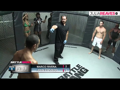 ❤️ Ultimate Fighter fucks wata lamba yarinya dama bayan fada a cikin zobe Batsa ❤
