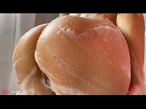 ❤️ Brunette Masturbates Pussy tare da Vibrator zuwa Tsananin inzali a cikin Shawa Batsa ❤