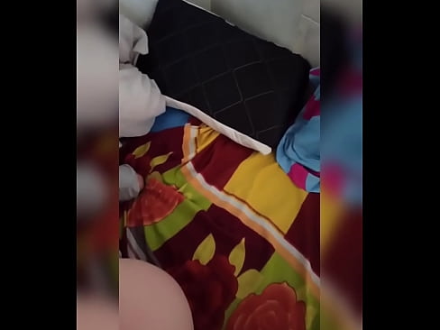 ❤️ Dakina ta zauna a gida ita kadai saboda mijinta ya tafi hutu sai na yi amfani da damar in yi mata fyade na cika mata gindi da nono. Batsa ❤